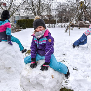 Die Jungschar Kirchdorf mit Schneespielen in der Gruppenstunde
