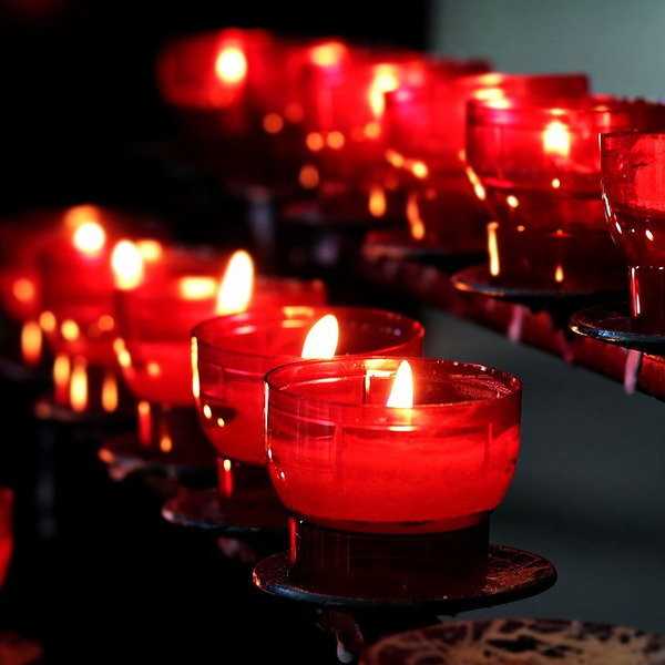 Andacht beim Gedenkstein