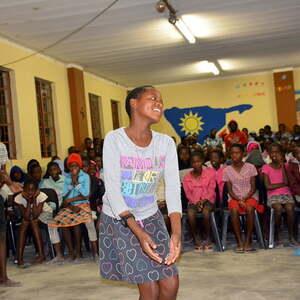 Tanz Performance in Bunya