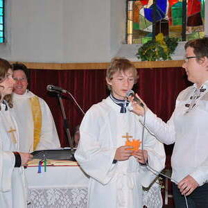 Vorstellgottesdienst und Schuhputzaktion der Firmlinge