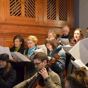 Der Kirchenchor bei der Festmesse am Christtag