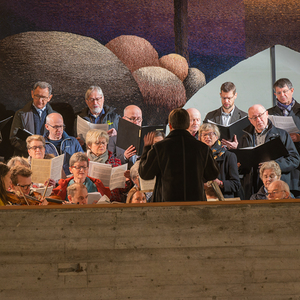 Der Gottesdienst wurde musikalisch mitgestaltet vom Kirchenchor sowie Orchester