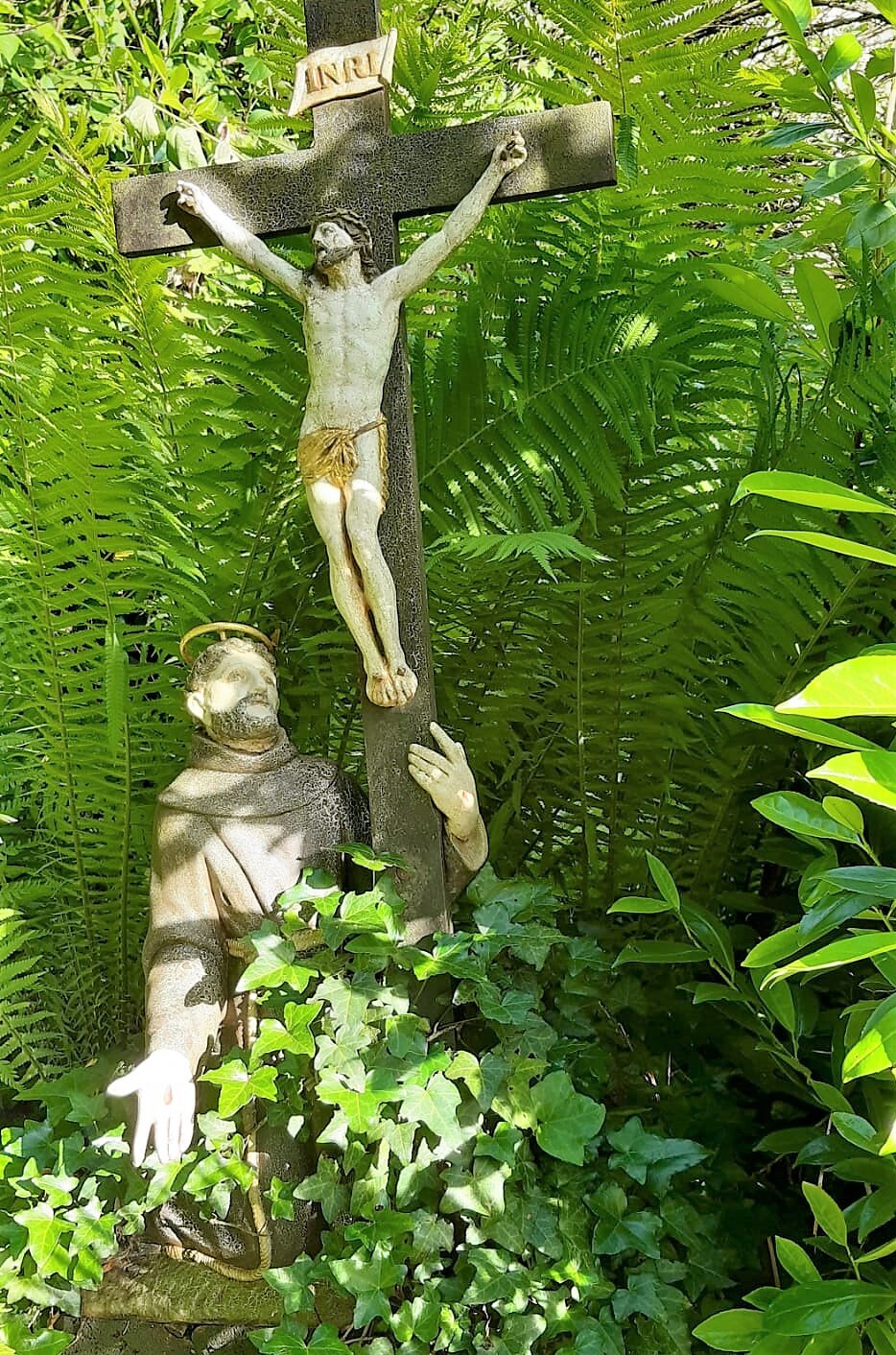 Hl. Franziskus im Klostergarten