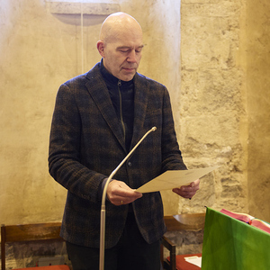 Der designierte Verwaltungsvorstand Andreas Janschek verließt die Beauftragungen