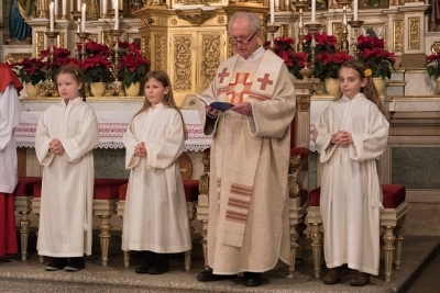 Ministrantenaufnahme und Dank an Albert Pesendorfer