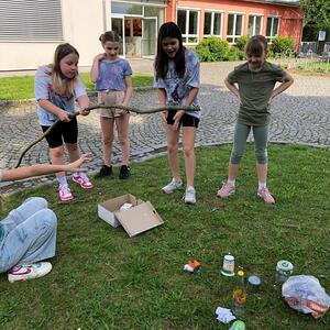 Wir halfen Arielle u. Fabius, das Meer vom Müll zu befreien und die Meeresbewohner zu retten vor dem bösen Plan von Ursula, das Meer für sich allein zu besitzen.