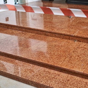 Marmorfliesen polieren