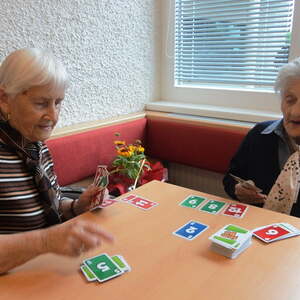 Seniorenrunde - Frieda und Arnold