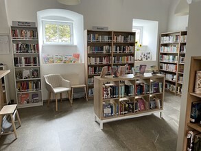 Mehr Platz in der Bibliothek Hartkirchen