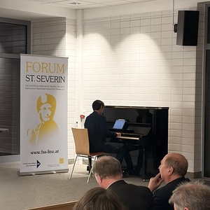 Saiddin Baltabay am Klavier