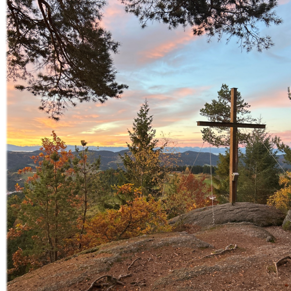 Gipfelkreuz Hansenberg