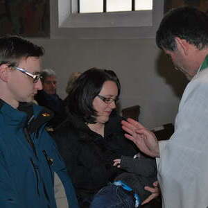 Gottesdienst und Kindersegnung mit den Taufeltern des Vorjahres