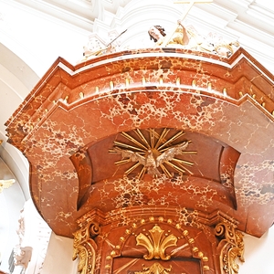 Kanzel: Schalldeckel: Unterseite mit Hl. Geist Taube