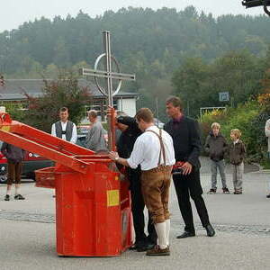 Erntedankfest mit Turmkreuzsteckung und Turmkreuzsegnung