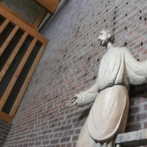 Seit 30 Jahren 'begrüßt' der Heilige Josef die Kirchenbesucherinnen und Besucher.