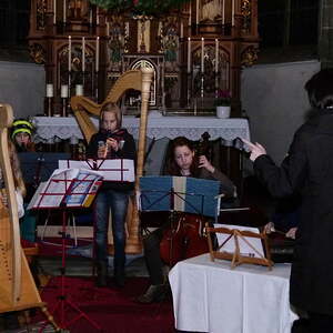 Schülerinnen mit Frau Schickhaus