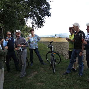 Mit Blick auf die Wallfahrtskirche gab's eine Stärkung mit 'Biosprit'