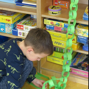 Viele Dinge aus Papier