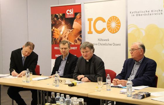 Georg Pulling (Vorstand CSI Österreich), Generaldechant Dr. Slawomir Dadas (Obmann Initiative Christlicher Orient, Diözesanbischof Dr. Manfred Scheuer (Präsident Kardinal-König-Stiftung), Staatssekretär a. D. Mag. Helmut Kukacka (Präsident AKV).