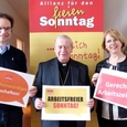 AktivistInnen der Allianz für den freien Sonntag Österreich: V.l.: Michael Willam (Ethik-Center Vorarlberg), Bischof Ludwig Schwarz, Maria Etl (KABÖ)