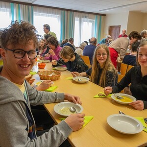 Ein Danke an alle Gäste, das Team der kfb Kirchdorf mit ihrer Obfrau Anni Jirka für die Zubereitung der köstlichen Suppen und die nette Bewirtung im Pfarrheim. 
