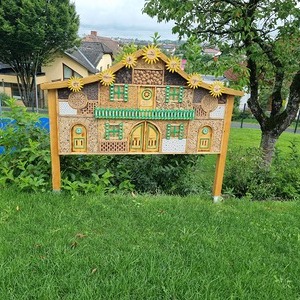 Insektenhotel im Garten