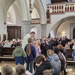 Familiengottesdienst mit Vorstellung der Erstkommunionkinder