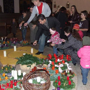 Adventkranzweihe und Schmankerlmarkt