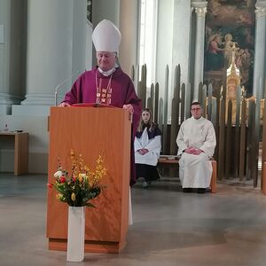 Bischofbesuch in Pfarre Linz-Hl. Familie - So. 19. März 2023