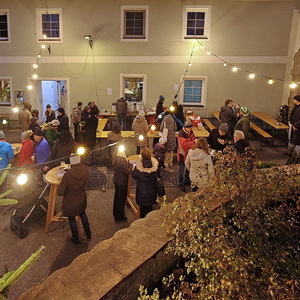 Adventmarkt der Pfarre