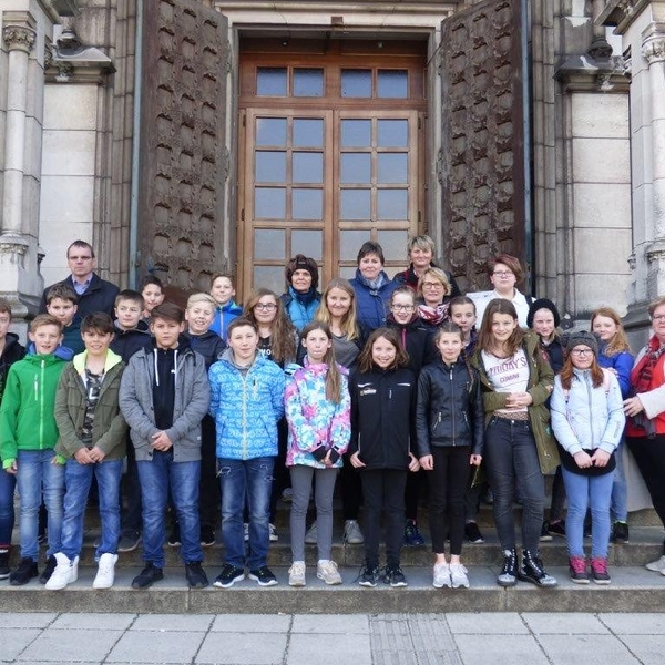 Dombesuch der Firmlinge in Linz