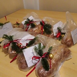 Die Pfarrcaritas der Pfarre Haibach überrascht Menschen mit kleinen Aufmerksamkeiten!