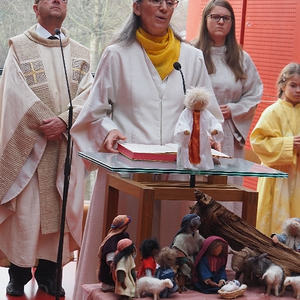 OLYMPUS DIGITAL CAMERA         