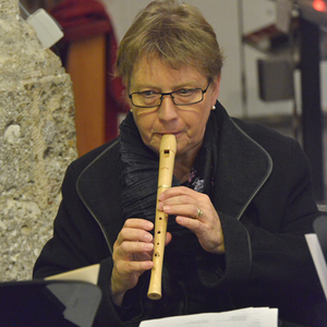 Stimmungsvoller Abendgottesdienst mit Taizé-LiedernGesänge, die Einfachheit ausstrahlen und zur Ruhe kommen lassen, das sind die Lieder der französischen Taizé-Gemeinschaft. Etwas von dieser Atmosphäre wurde bei der Sonntag-Vorabendmesse in Kirchdor