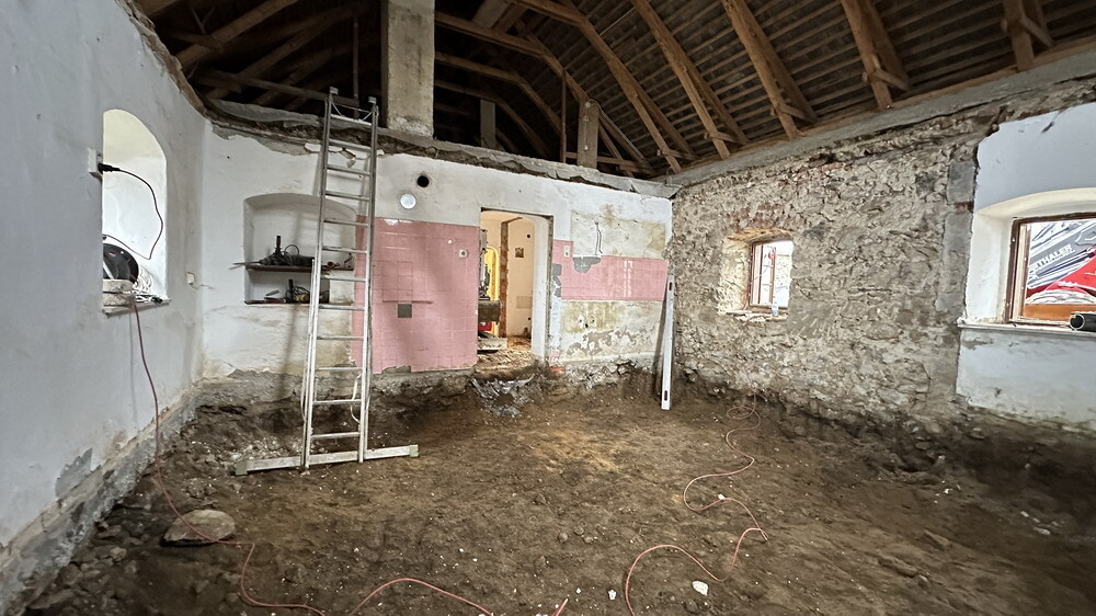 März - September 2025