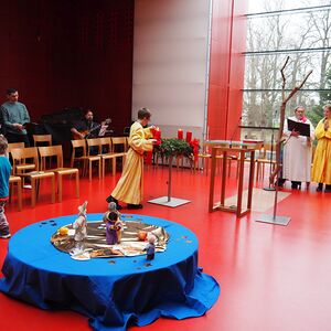 OLYMPUS DIGITAL CAMERA         