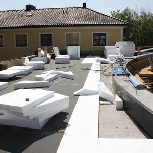 Neugestalteter Kirchenplatz 