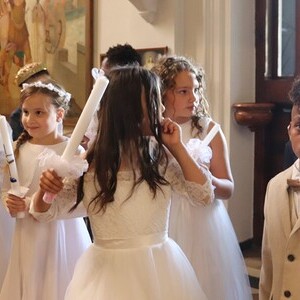 St. Quirinus feiert mit 10 Erstkommunionkindern 2026