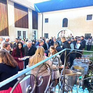 Großer Andrang bei den Schmankerln