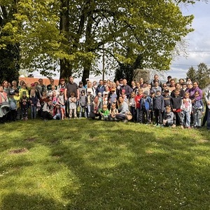 Wanderung der Erstkommunionkinder mit Pat*innen