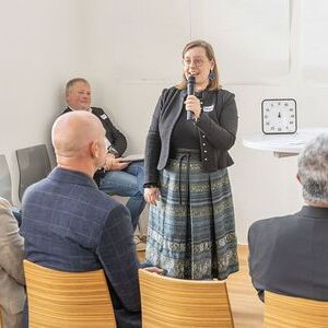 Dekanatsassistentin Patrizia Wohlmacher gab einen Überblick über den Verlauf und den Zeitplan des Prozesses.