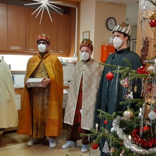 Sternsingen 2020 im Altenheim