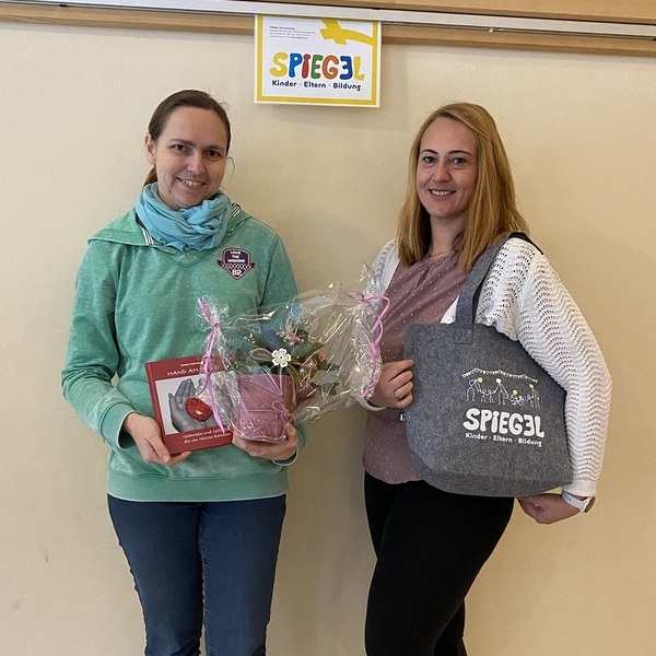 Am Foto v.l.n.r.:  Maria Enzenhofer, Regina Mauracher