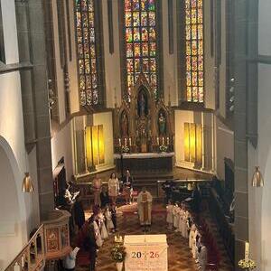 Gottes Familie – kunterbunt