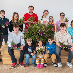 Kath. Jungschar der Pfarre Kirchdorf an der Krems übernahm heuer erstmals das Palmbuschen-Binden. 