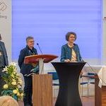 V. l.: Alexander Niederwimmer (Sprecher der Ständigen Diakone in der Diözese Linz und auf Österreich-Ebene), Evi Kapplmüller (neugewählte Sprecherin der Frauen der Diakone auf Österreich-Ebene) und Moderatorin Christine Haiden.