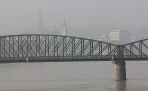 Eisenbahnbrücke in Linz. © Citypastoral