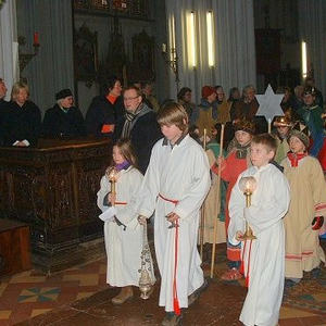 Festgottesdienst in der Pfarrkirche und  Singen nach der Messe 