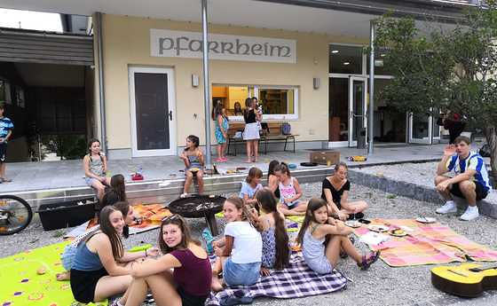 Grillen am Lagerfeuer