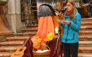 Seit September 1974 gibt es im Stift Kremsmünster einmal im Monat eine Jugendvesper. Zu diesem gemeinsamen Singen und Beten am Abend treffen sich Jugendliche aus den verschiedensten Teilen Oberösterreichs. Nun wurde das 40-Jahr Jubiläum in der Stifts